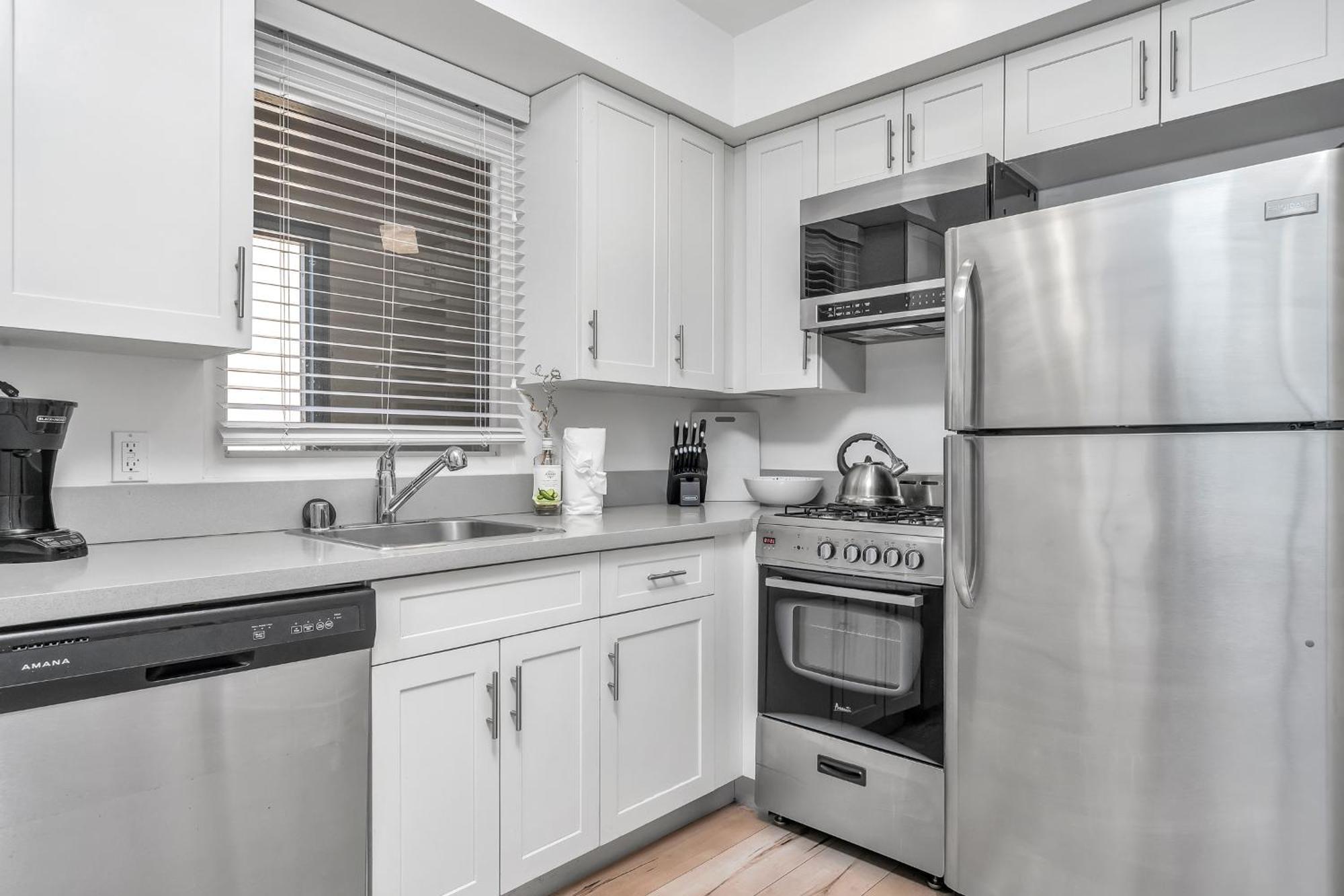 Appartement Chic 3-levels Loft-style 2-bedroom 2-bathroom By Hollywood *